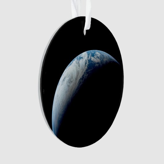 Crescent Earth genomen van de Apollo 4 missie. Ornament (voorkant)