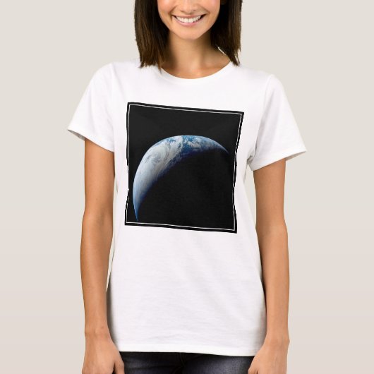 Crescent Earth genomen van de Apollo 4 missie. T-shirt (Voorkant)