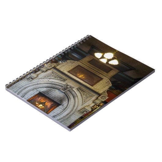 Crescent Hotel Fireplace Notitieboek (Linkerzijde)