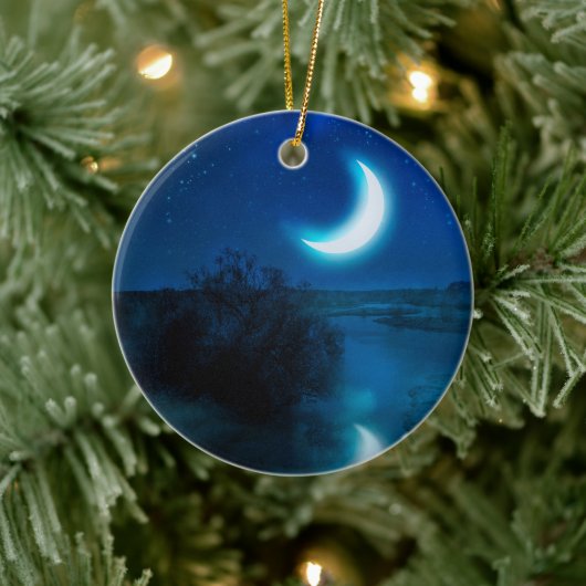 Crescent maan over rivier in valley keramisch ornament (Boom)