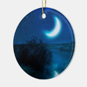 Crescent maan over rivier in valley keramisch ornament (Links)