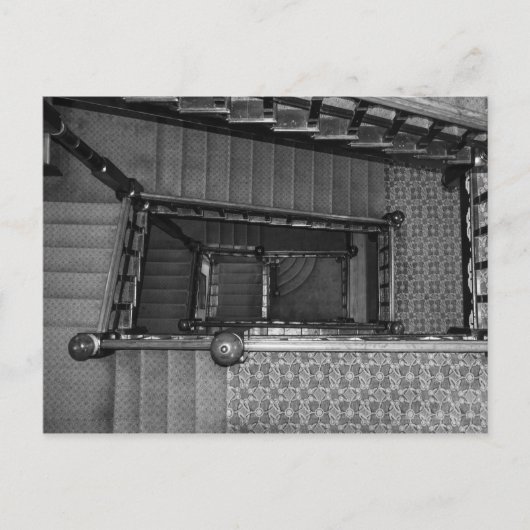 Crescent Stairwell Grayscale Briefkaart (Voorkant)