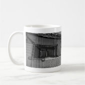 Crescent Stairwell Grayscale Coffee Mok (Links)