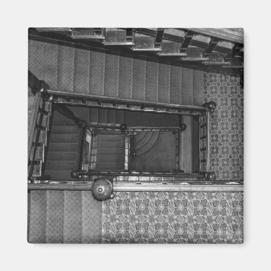 Crescent Stairwell Grayscale Magneet (Voorkant)