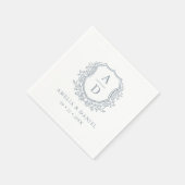 Crest Dusty Blue Monogram Huwelijk Elegant Servet (Hoek)