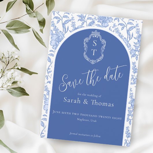 Crest Monogram Delft Blauw Bloemmotief Schrift Save The Date