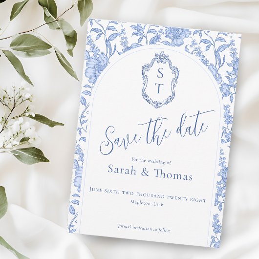 Crest Monogram Delft Blauw Bloemmotief Schrift Save The Date