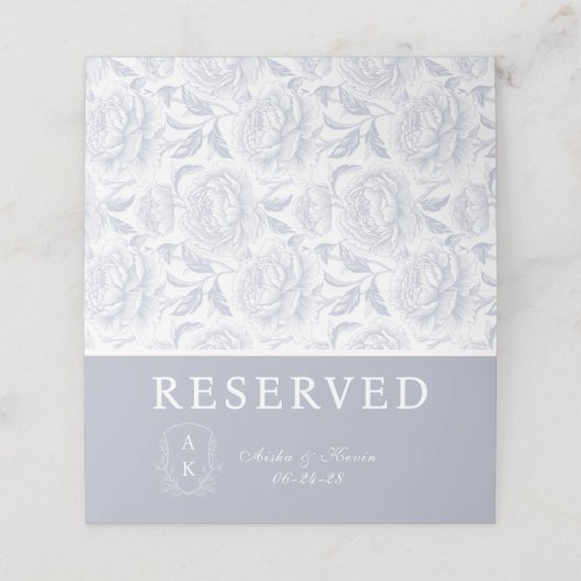Crest Monogram Dusty Blue Peony Reserved Plaatskaartje (Buitenkant ongevouwen)