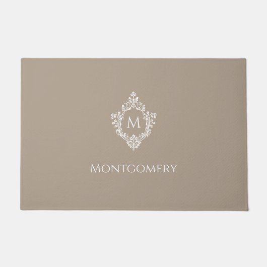 Crest Taupe Neutrals Elegant Monogram and Name Deurmat (Voorkant)