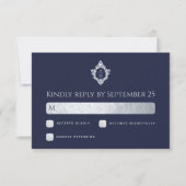 Crest Wedding Monogram Marine Blauw Faux Zilveren RSVP Kaartje (Voorkant)