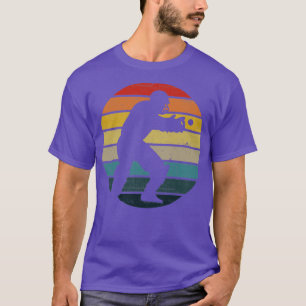 Cricket Player Silhouette op een gedempte retrospe T-shirt