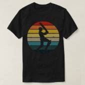 Cricket Player Silhouette op een gedempte retrospe T-shirt (Design voorkant)