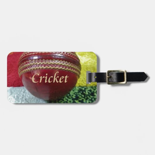 Cricket: Red Hard Ball Art Print Bagagelabel (Voorkant horizontaal)