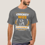 Cricket Wife met kerstcadeaus of Birthday Cadeau T-shirt<br><div class="desc">Cricket Wife kerstcadeau of Birthday Cadeau. Bekijk onze cricket op shirten en kies voor de allerbeste in unieke of aangepaste handgemaakte stukken van onze kledingwinkels.</div>