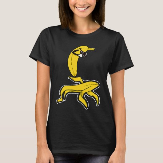 Crime scene photographer with banana victim t-shirt (Voorkant)