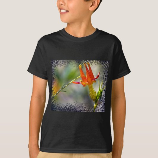 Crimson Columbine T-shirt (Voorkant)