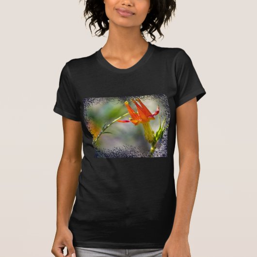 Crimson Columbine T-shirt (Voorkant)