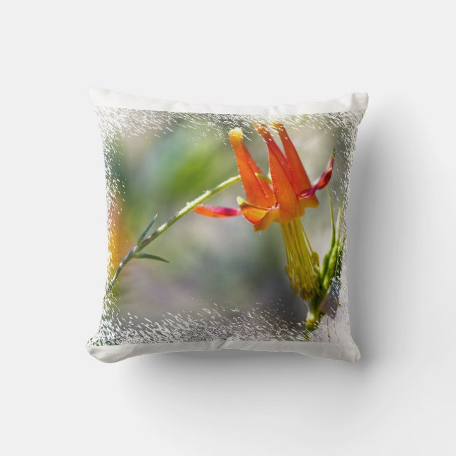 Crimson Columbine White Edge Kussen (Voorkant)