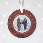 Crimson en Gold Fairy Lights | Twee familiefoto's Ornament<br><div class="desc">Deze moderne kerstversiering is voorzien van een rijke,  kritische rode achtergrond met elegante faux gouden sprookjes en twee van je favoriete persoonlijke foto's. Voeg je familienaam toe aan gouden kleurtekst.</div>