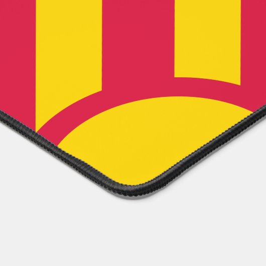 Crimson & Gold Diagonal Crest Mat – Customizable (Hoek)