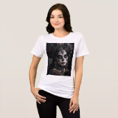 Crimson Gothic Calavera – Zwarte Roos Tri-Blend Shirt (Voorkant volledig)
