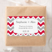 Crimson Grey Chevron Water Bottle - pas het aan! Etiket (Insitu)