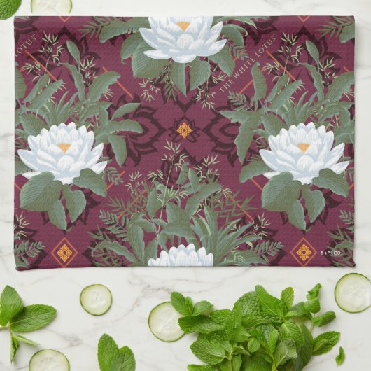 Crimson Lotus Elegance Patroon - De Witte Lotus Theedoek (Gevouwen)