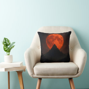 Crimson Moonrise Mountain Pillow Kussen