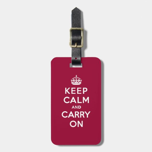 Crimson Red Keep Calm en Carry On (witte tekst) Bagagelabel (Voorkant verticaal)