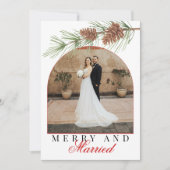 Crimson Red Pine Merry & Married Photo Christmas Feestdagenkaart (Voorkant)
