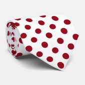 Crimson Red Polka Dots Circles Stropdas (Opgerold)