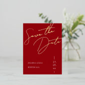 Crimson Red Script Wedding Save the Date Gold Folie Uitnodiging Briefkaart (Staand Voorkant)