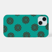 Crimson Scrolls - Bold Elegance iPhone 15 Case (Achterkant horizontaal)