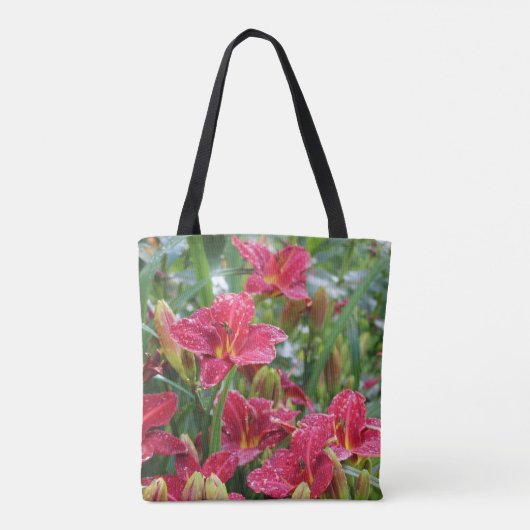 Crimson Shadows Rainy Day Daylilies Tote Bag (Achterkant)