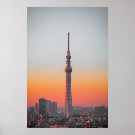 Crimson Tower: Tokyo Skytree at Dusk Poster (Voorkant)