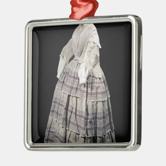 Crinoline jurk, 1850-60 metalen ornament (Links)