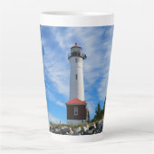 Crisp Point Lighthouse Latte Mok (Voorkant)