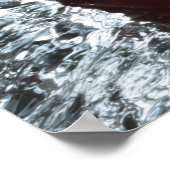 Crisp Vitality: Rode Appel Watersplash Kunst Poster (Hoek)