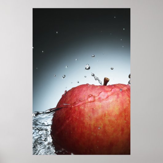 Crisp Vitality: Rode Appel Watersplash Kunst Poster (Voorkant)
