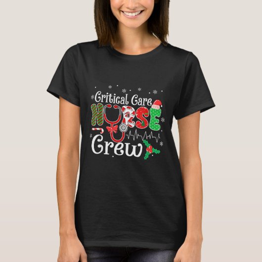 Critical Care Nurse Crew Stethoscope Santa Hat Chr T-shirt (Voorkant)