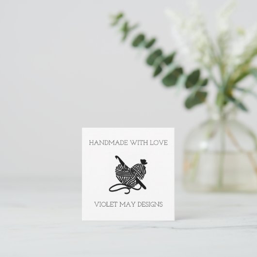 Crochet Hook en Yarn Heart Handmade with Love Vierkante Visitekaartje (Staand voorkant)