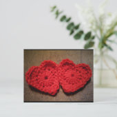 Crochet Yarn Hearts on Wood Handmade Briefkaart (Staand voorkant)
