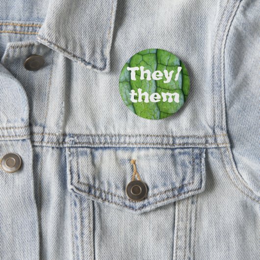 Crocodile Fern Custom Pronoun Button (In situ)