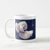 Crocus Flower Blossom in zwart-wit Koffiemok (Links)