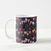  Crocus Flowers in een tuin, Floral Pattern Koffiemok (Links)