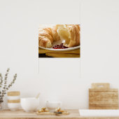 Croissant met jam op een bord poster (Keuken)