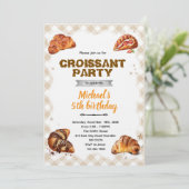 Croissant verjaardagsuitnodiging kaart (Staand voorkant)