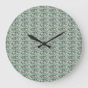 Cross Filigree Design Green Pattern Grote Klok
