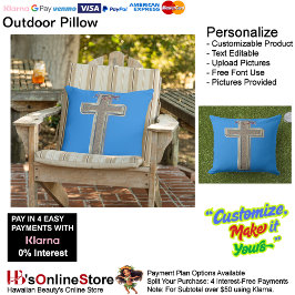 Cross Outdoor Pillow met blauwe achtergrond Buitenkussen