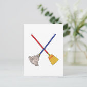 Crossed Mop & Broom Briefkaart (Staand voorkant)
